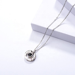 Nueva llegada Oro rosa y plata 100 idiomas Te amo Collar colgante de proyección Collar romántico de memoria de amor romántico - Product Image 6