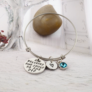 Loftily <span class=keywords><strong>ella</strong></span> creía que podía por que lo 12 meses piedras positiva inspiración cumpleaños Regalos pulseras del encanto - Product Image 6