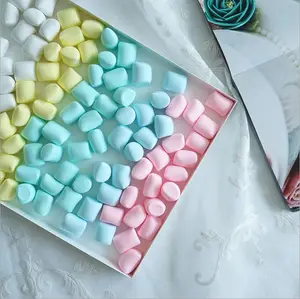Gesimuleerde gesponnen suiker nep marshmallow dessert model gemaakt van klei cake decorating voor showcase fotografie