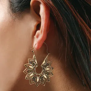 Antique Simple Design Fashion Geometric Boho Ethnic Earrings Indian Hollow Metal Lotus Flower Dangle Gold Vintage Earrings