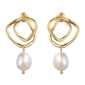 Fashion Jewelry 2019 New Irregular 18k Gold Hoop Pearl Earrings Drop Earrings Plated Gold Freshwater Pearl Quality Is High 3 Pcs