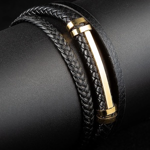 <span class=keywords><strong>Tendenze</strong></span> accessori da uomo 2024 moda oro placcato charm in acciaio inox italiano braccialetti in vera pelle da uomo - Product Image 3