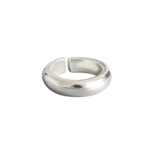 INS สไตล์ S990 เงินสเตอร์ลิงแหวนบุคลิกภาพที่เรียบง่าย Glossy รูรับแสงหญิงแหวน