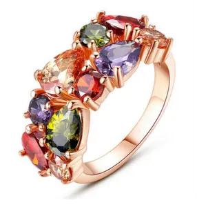 时尚的蒙娜丽莎多彩水晶锆石戒指为妇女日常穿着豪华玫瑰金合金戒指珠宝