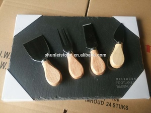 Assiette de chargeur en <span class=keywords><strong>ardoise</strong></span> noire à bord naturel, design rond <span class=keywords><strong>pour</strong></span> le dîner élégant Fabriqué à la main à partir de pierre naturelle - Product Image 6