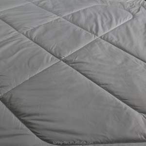 Sólido/impreso 100% microfibra único/<span class=keywords><strong>reina</strong></span>/rey blanco acolchado ropa <span class=keywords><strong>de</strong></span> cama edredón conjunto para hotel/<span class=keywords><strong>casa</strong></span> <span class=keywords><strong>la</strong></span> escuela - Product Image 3