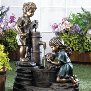 Statue de bronze d'un garçon nu et d'une sœur et d'un frère assis sur la plage, pour parc extérieur - Product Image 1