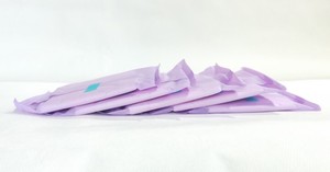 Недорогие гигиенические салфетки с крыльями, оптовая продажа, гигиенические салфетки с углем - Product Image 6