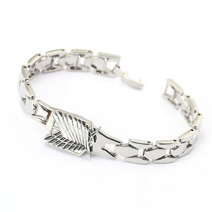 <span class=keywords><strong>Bracelet</strong></span> en acier couleur acier avec inscription « Ailes de la liberté » du Corps d'exploration de l'Attaque des Titans, vente en gros - Product Image 1