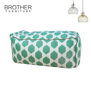 <span class=keywords><strong>De</strong></span> moda <span class=keywords><strong>de</strong></span> estilo europeo <span class=keywords><strong>de</strong></span> muebles para el hogar gran plaza otomano PUF - Product Image 1