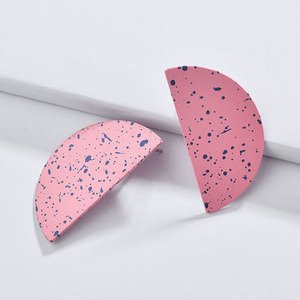 Simple Conception Demi-Cercle Géométrique Feuilles De Fer Pulvérisation Peinture <span class=keywords><strong>Art</strong></span> Graffiti Boucles D'oreilles Pour Les Filles - Product Image 1