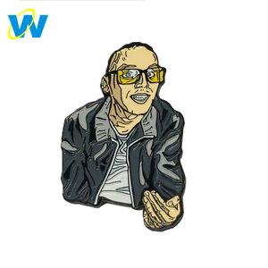 2018 el más nuevo anime esmalte suave pin insignia de botón abrigo laple pin - Product Image 6
