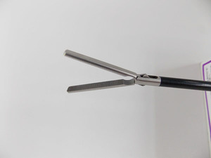 Grampo frontal médico de laparoscópico