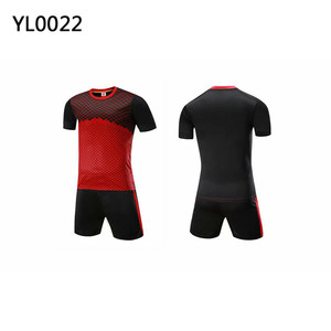 New arrival customer favor discounted sublimation soccer kits football team shirts cheap youth soccer uniforms sets - Product Image 1