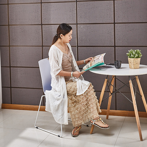 Promotions moderne conception arrière en plastique empilable loisirs <span class=keywords><strong>sans</strong></span> bras tissu couverture café <span class=keywords><strong>chaise</strong></span> avec pieds chromés - Product Image 1