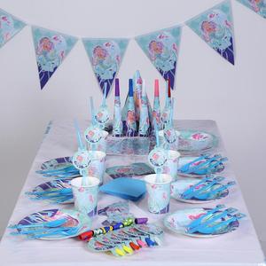 <span class=keywords><strong>Vaisselle</strong></span> <span class=keywords><strong>jetable</strong></span> en papier : 16 assiettes, gobelets, serviettes, couverts, nappe, centre <span class=keywords><strong>de</strong></span> table, pompons suspendus, sirène, Halloween, Noël - Product Image 1