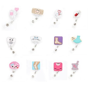 Infirmière médicale bricolage <span class=keywords><strong>porte</strong></span>-<span class=keywords><strong>Badge</strong></span> en feutre rétractable <span class=keywords><strong>avec</strong></span> pince crocodile accessoire <span class=keywords><strong>porte</strong></span>-carte d'identité personnalisable - Product Image 1