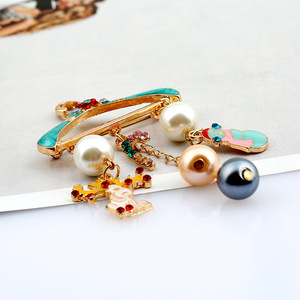 L'europe et les Etats-unis <span class=keywords><strong>la</strong></span> vente de bonbons Perle Pendentif Cintre gland elk Santa style bijoux Broche - Product Image 2