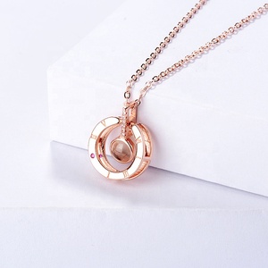 Nueva llegada Oro rosa y plata 100 idiomas Te amo Collar colgante de proyección Collar romántico de memoria de amor romántico - Product Image 5