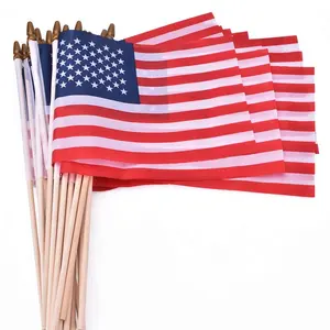 木の棒が付いている棒の工場直販の注文の印刷ポリエステルアメリカの手の旗