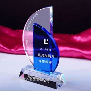 Hoge Kwaliteit Custom Gegraveerd Logo Kristal Acryl Trofee Sport Award Souvenir Vervaardigd In China Fabriek Plastic Ambachten - Product Image 5