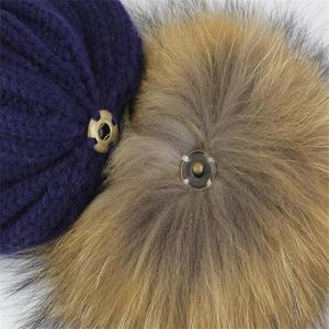 Moda <span class=keywords><strong>real</strong></span> Piel de mapache recorte 15 cm bola grande de la piel con broche de sombrero - Product Image 1