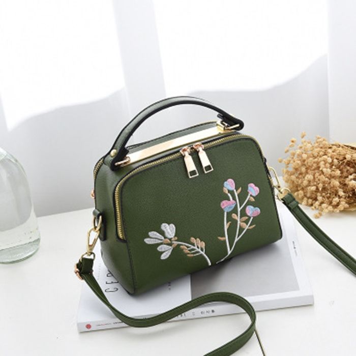 Wholesale Best Price Famous Designer 2019 New Hot Sell Crossbody  Embroidered Bag Women Tote Shoulder Bag Handbag