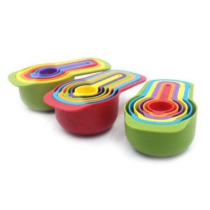 Cucharas y tazas medidoras <span class=keywords><strong>de</strong></span> plástico coloridas para hornear y usar en la cocina Juego <span class=keywords><strong>de</strong></span> herramientas <span class=keywords><strong>de</strong></span> medición esenciales - Product Image 2