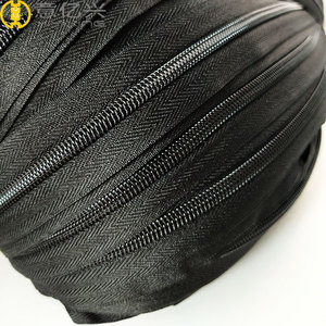En gros Faite sur commande de Haute Qualité #5 Noir En Nylon À Longue Chaîne Glissière Bobine Rouleau Pour Vente - Product Image 4