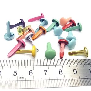 8x15mm 1000pcs Office Brad Souvenir Buntes Sammelalbum Großhandel Günstiger Preis Bulk Stock Metal Pin Craft Dekorative Brads - Product Image 4