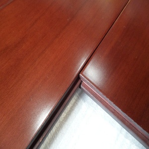 Sol de bois naturel en <span class=keywords><strong>acajou</strong></span> africain, revêtement UV, couleur naturelle, vente en gros - Product Image 2