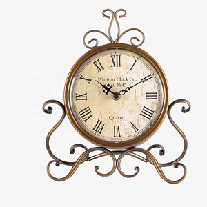 Đồng Hồ Thạch Anh Cổ Điển Trang Trí Bằng Kim Loại - Product Image 1