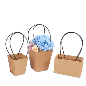 Sacs en papier <span class=keywords><strong>kraft</strong></span> personnalisés pour cadeaux floraux en gros pour <span class=keywords><strong>mariage</strong></span>, sacs en papier blanc avec poignées - Product Image 1