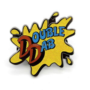 Personalizado de 18mm ~ 55mm esmalte suave con epoxi amarillo doble DAB brillo pin insignia - Product Image 1