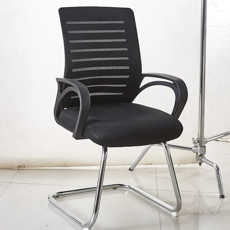 Chine moderne fournitures de mobilier de bureau pas de roue maillage complet couverture arc métal cadre exécutif salle de réunion chaise avec accoudoir