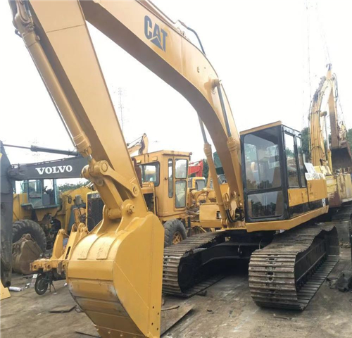 Caterpillar E200B Excavator - Heavy-Duty Equipment