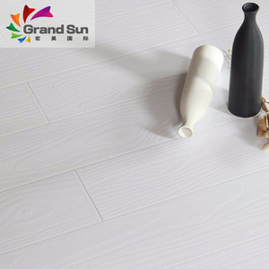 Plancher <span class=keywords><strong>stratifié</strong></span> en bois de chêne <span class=keywords><strong>blanc</strong></span> lavé technique allemand 12 mm AC4 - Product Image 2