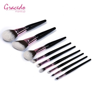Set <span class=keywords><strong>de</strong></span> 7 <span class=keywords><strong>Brochas</strong></span> <span class=keywords><strong>de</strong></span> <span class=keywords><strong>Maquillaje</strong></span> para Rostro y Cabello con Mango <span class=keywords><strong>de</strong></span> Madera, Incluye Brocha para Corrector y Lápiz <span class=keywords><strong>de</strong></span> Cejas, con Logotipo Personalizado - Product Image 3