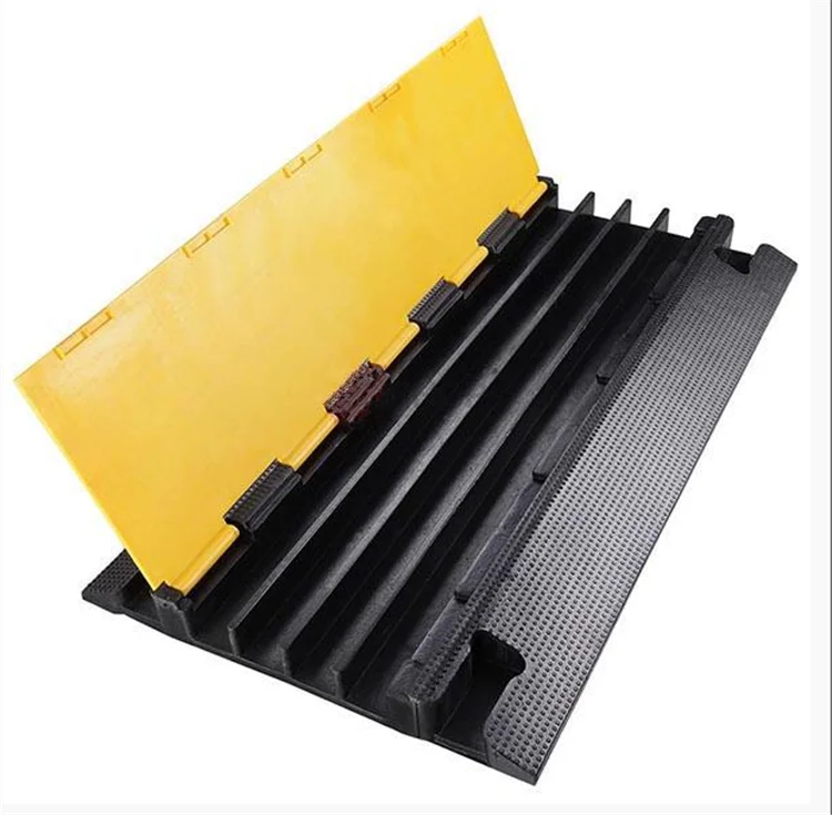 4 channels nice connector cable trunking  cable protector rubber cable ramp