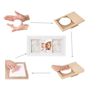 Set di cornici per foto in legno Kit di prodotti per neonati a mano e impronta - Product Image 4