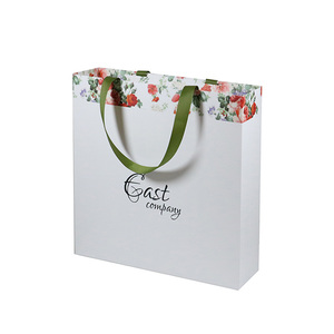 Nuevo diseño elegante de gran tamaño de cinta mango blanco bolsa de papel de embalaje para tienda de ropa - Product Image 1