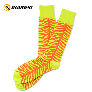 À la mode à rayures colorées robe chaussettes hommes de qualité supérieure en coton rayé chaussettes pour hommes - Product Image 6