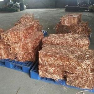 Usine <span class=keywords><strong>2021</strong></span> Usine chaude en vente Cuivre pur Mill-berry, chutes <span class=keywords><strong>de</strong></span> cuivre, <span class=keywords><strong>ferraille</strong></span> <span class=keywords><strong>de</strong></span> fil <span class=keywords><strong>de</strong></span> cuivre 99.9% <span class=keywords><strong>Prix</strong></span> le plus bas - Product Image 1