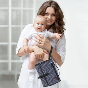 Portable Accueil Voyage <span class=keywords><strong>À</strong></span> L'extérieur Changeur <span class=keywords><strong>Tapis</strong></span> Bébé Portable Couches <span class=keywords><strong>Matelas</strong></span> <span class=keywords><strong>à</strong></span> <span class=keywords><strong>langer</strong></span> avec Coussin De Tête et Poches - Product Image 6