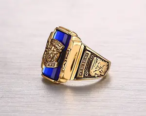 خاتم كلاسيكي على الموضة من الذهب عالي الجودة مرصع بالأحجار الكريمة والأحجار الكريمة