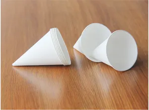 ورقة بيضاء مخروط أكواب قابلة لإعادة التدوير حافة مطوية ورقة مخروط كوب ماء حلق كأس من الجليد