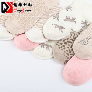 Calzini da donna in cotone Jacquard leopardato a quattro stagioni - Product Image 2