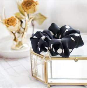 Última Fancy mayorista de China de 11 CM <span class=keywords><strong>seda</strong></span> <span class=keywords><strong>Scrunchies</strong></span> - Product Image 2