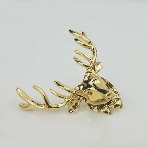 Alfileres de vela de cabeza de ciervo de metal, dorados, decorativos - Product Image 3