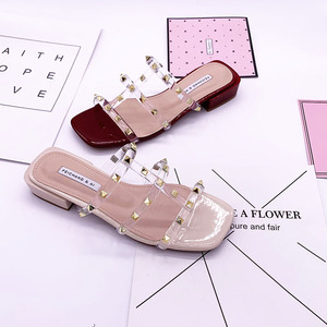 Pantofole donne indossano <span class=keywords><strong>tacco</strong></span> <span class=keywords><strong>basso</strong></span> scarpe 2020 delle nuove donne <span class=keywords><strong>sandali</strong></span> rivetti fresco selvaggio delle donne di pompe <span class=keywords><strong>tacco</strong></span> <span class=keywords><strong>basso</strong></span> - Product Image 4